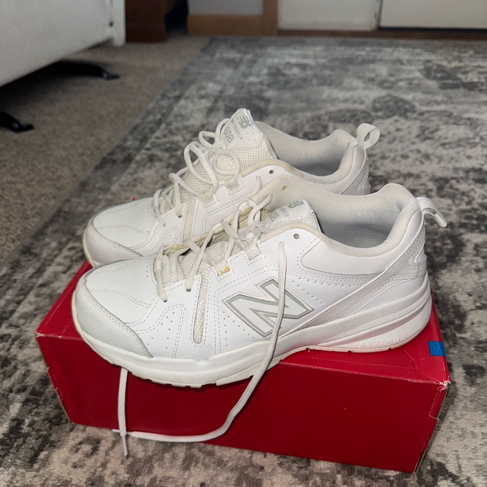 New Balance MC608V5